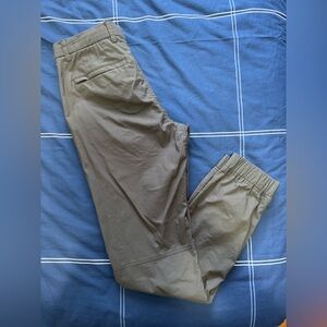 RW&CO. Men's Slim Fit Khaki Commuter Jogger